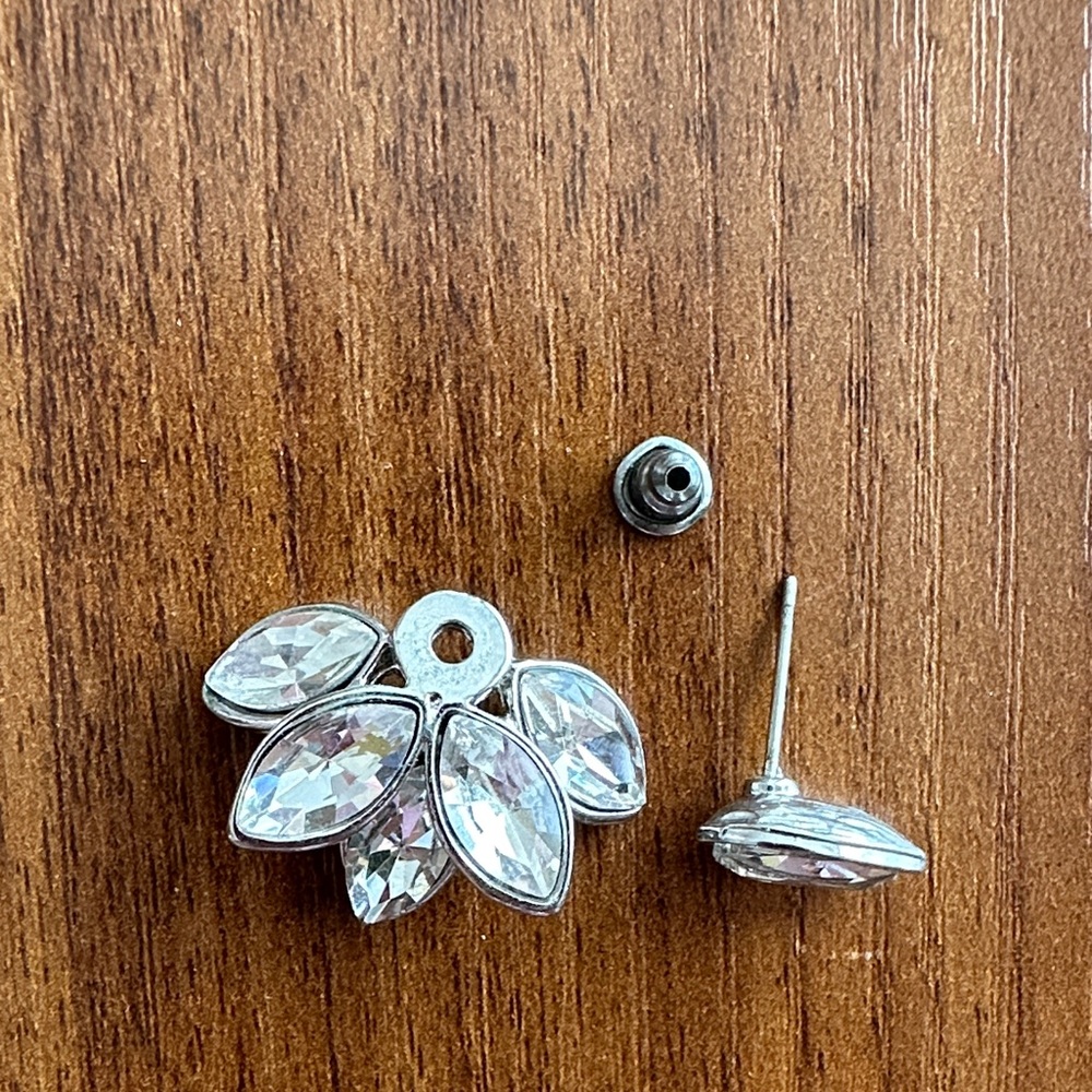 Elegant Multi-Piece Silver Crystal Earrings 🌺 - Picture 2 of 2